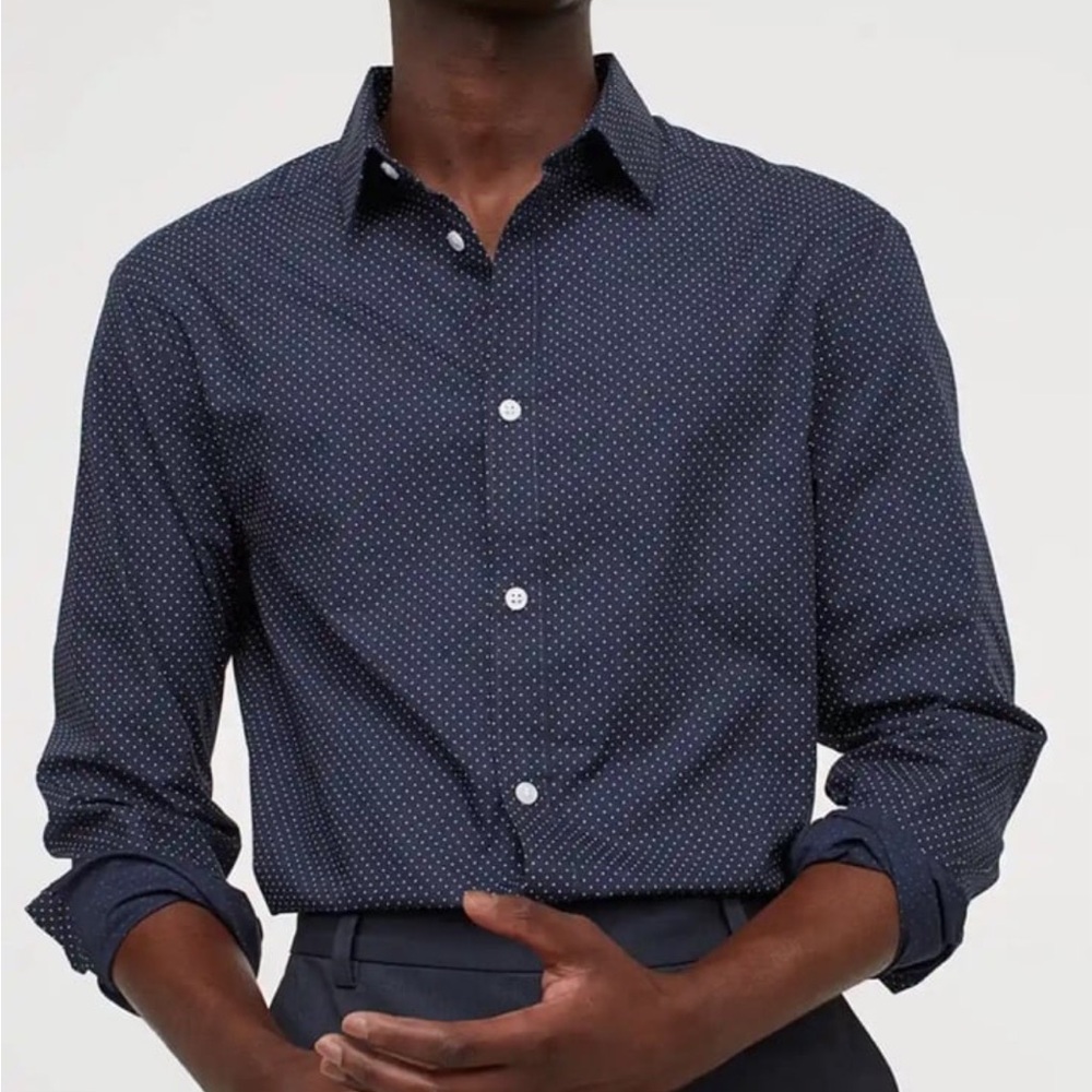 H&M men's slim-fit, easy-iron, navy blue polka dot long sleeve button-down shirt